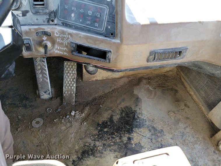 image for item DP1322 1997 Caterpillar D250E haul truck