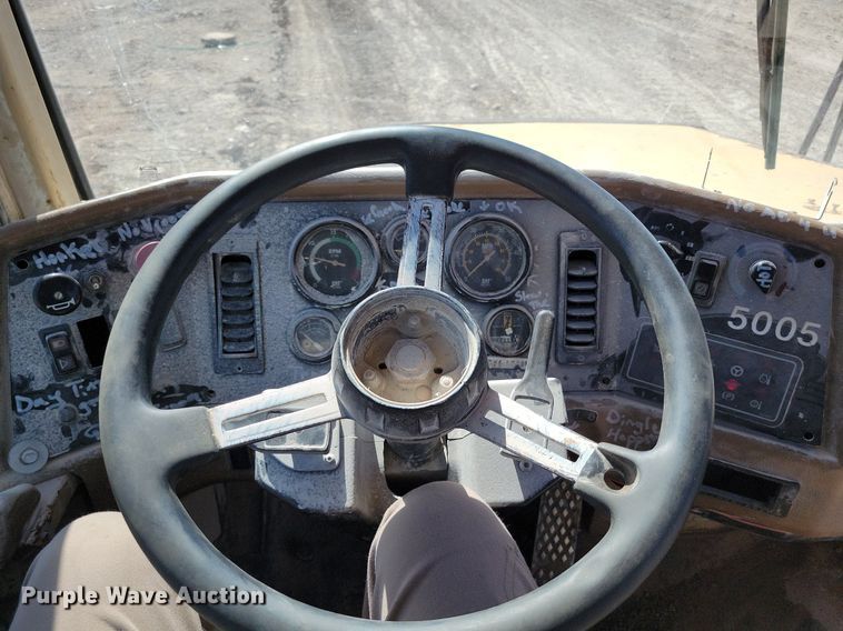 image for item DP1322 1997 Caterpillar D250E haul truck