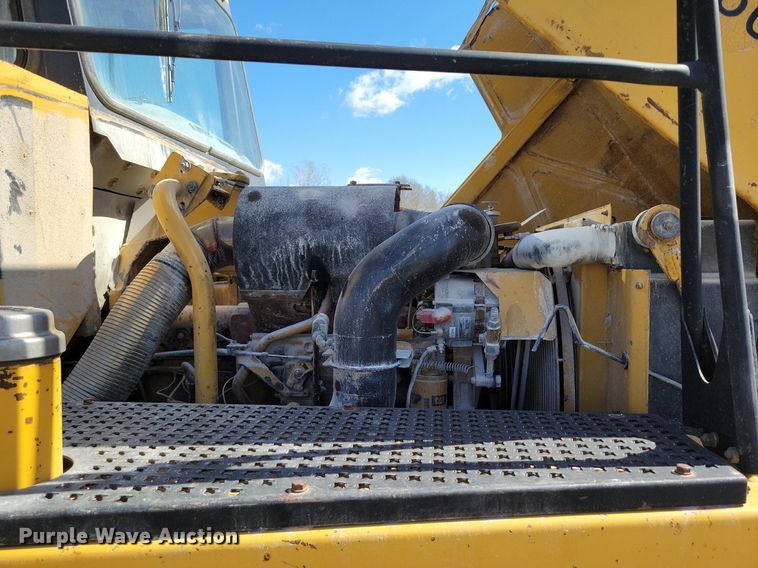 image for item DP1322 1997 Caterpillar D250E haul truck