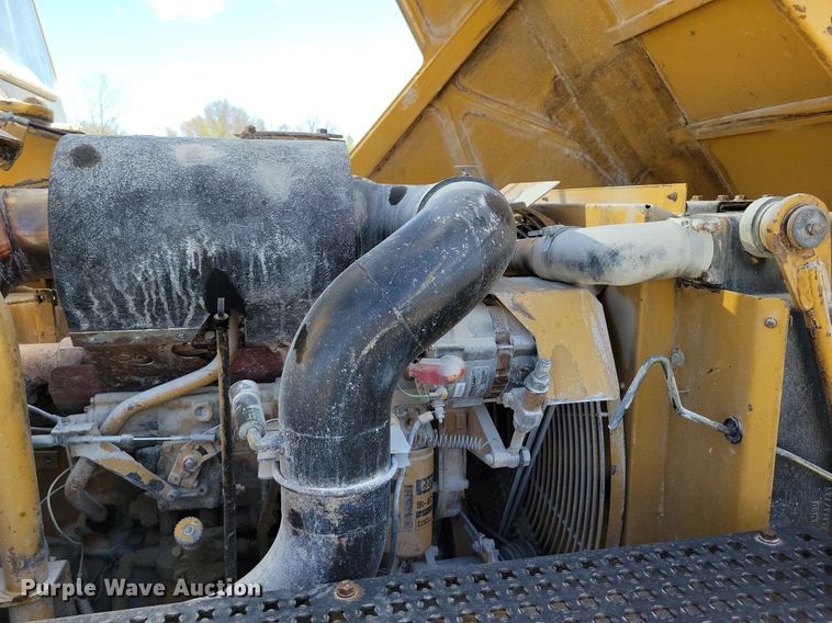 image for item DP1322 1997 Caterpillar D250E haul truck