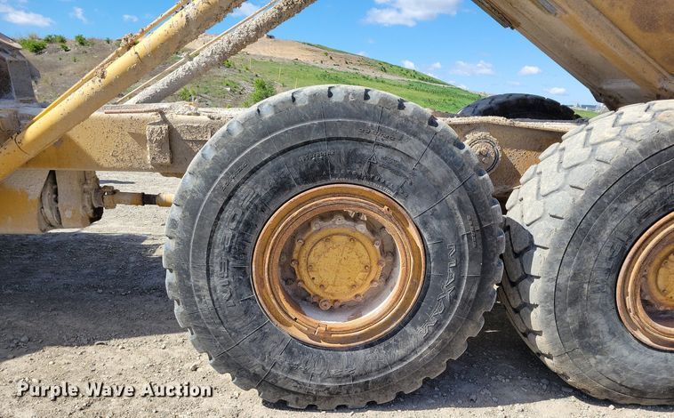 image for item DP1322 1997 Caterpillar D250E haul truck