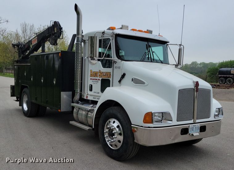 image for item DP1325 2007 Kenworth T300 utility / service truck