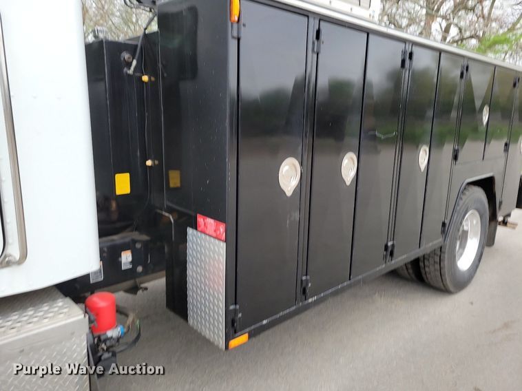 image for item DP1325 2007 Kenworth T300 utility / service truck