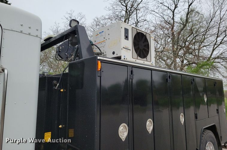 image for item DP1325 2007 Kenworth T300 utility / service truck