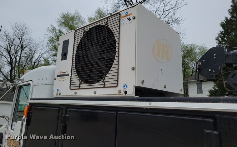 image for item DP1325 2007 Kenworth T300 utility / service truck