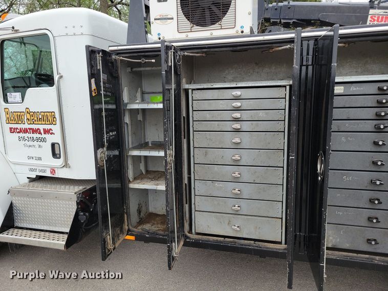 image for item DP1325 2007 Kenworth T300 utility / service truck