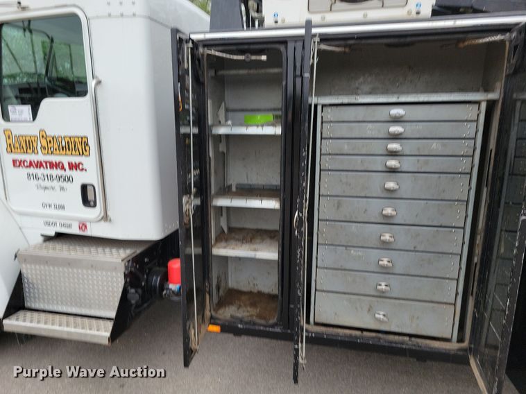 image for item DP1325 2007 Kenworth T300 utility / service truck