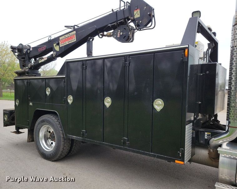 image for item DP1325 2007 Kenworth T300 utility / service truck