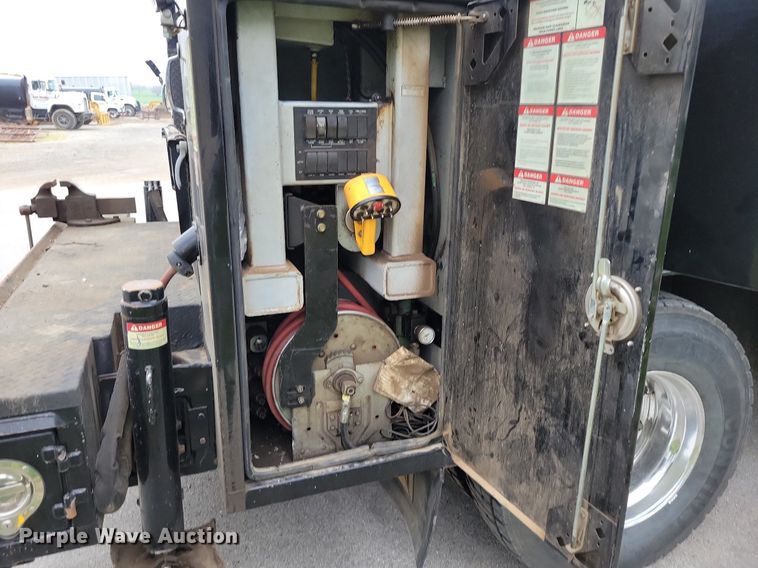 image for item DP1325 2007 Kenworth T300 utility / service truck