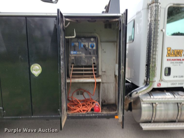 image for item DP1325 2007 Kenworth T300 utility / service truck