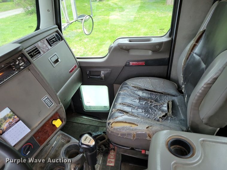 image for item DP1325 2007 Kenworth T300 utility / service truck