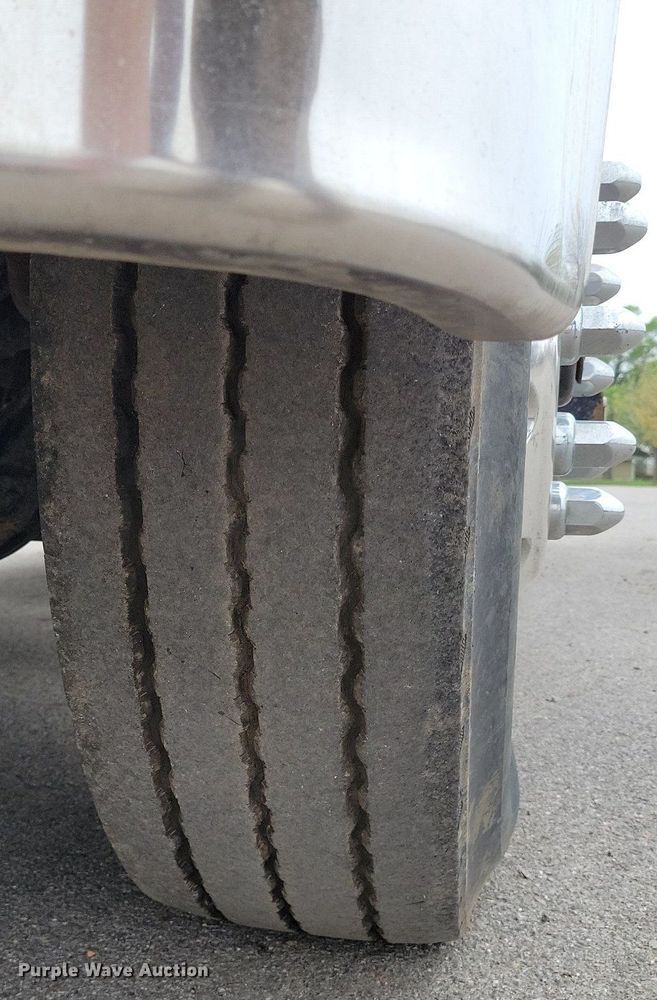 image for item DP1325 2007 Kenworth T300 utility / service truck