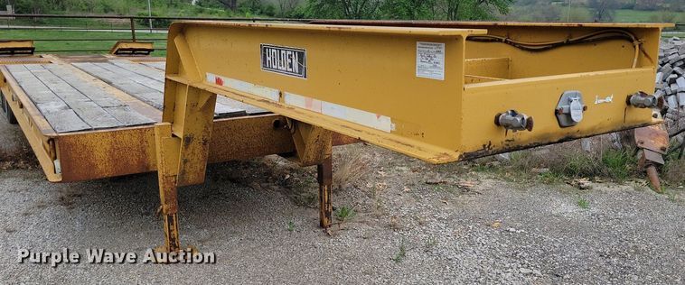 image for item DP1329 1998 Holden HLB25 equipment trailer