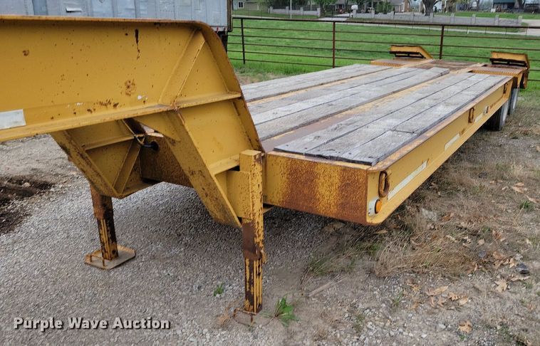 image for item DP1329 1998 Holden HLB25 equipment trailer