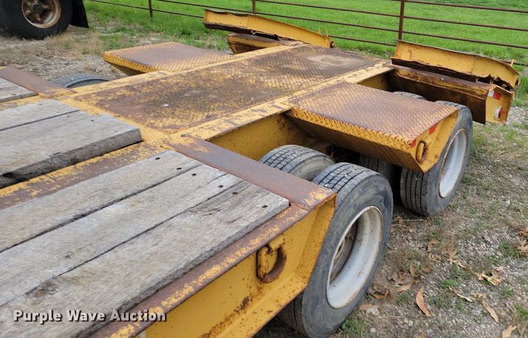 image for item DP1329 1998 Holden HLB25 equipment trailer