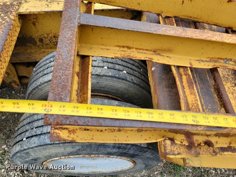 image for item DP1329 1998 Holden HLB25 equipment trailer