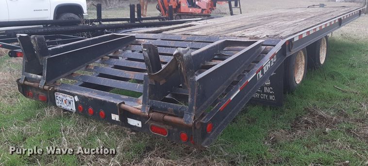 image for item DP2712 2001 Dakota MFG Trail-Eze DL10R24 equipment trailer