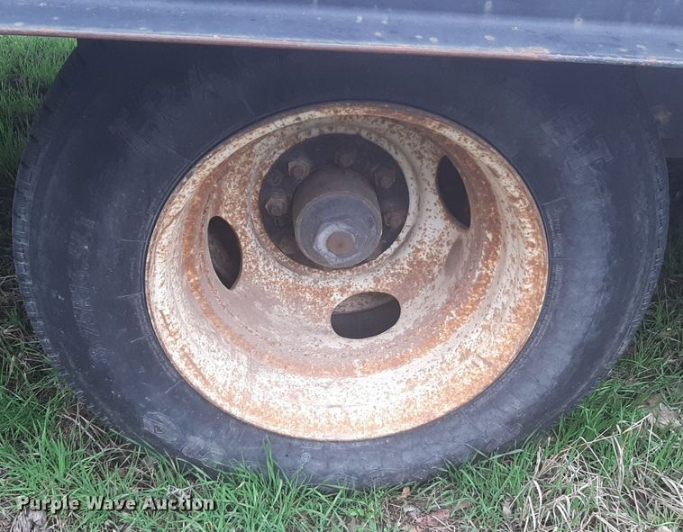 image for item DP2712 2001 Dakota MFG Trail-Eze DL10R24 equipment trailer