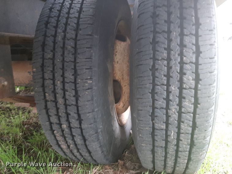 image for item DP2712 2001 Dakota MFG Trail-Eze DL10R24 equipment trailer