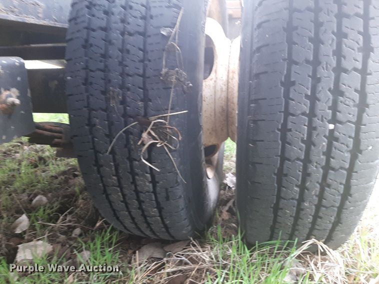 image for item DP2712 2001 Dakota MFG Trail-Eze DL10R24 equipment trailer