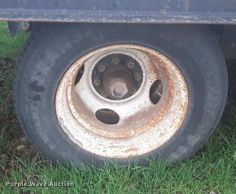 image for item DP2712 2001 Dakota MFG Trail-Eze DL10R24 equipment trailer