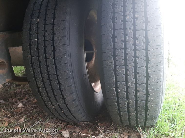 image for item DP2712 2001 Dakota MFG Trail-Eze DL10R24 equipment trailer