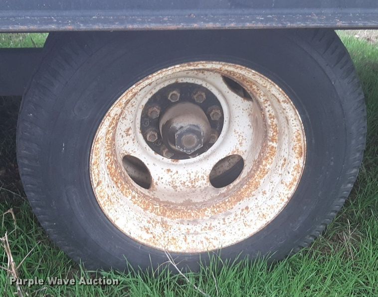 image for item DP2712 2001 Dakota MFG Trail-Eze DL10R24 equipment trailer