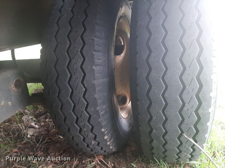 image for item DP2712 2001 Dakota MFG Trail-Eze DL10R24 equipment trailer