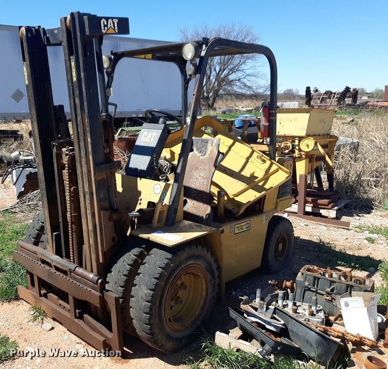 image for item DP2786 1993 Caterpillar V50E forklift