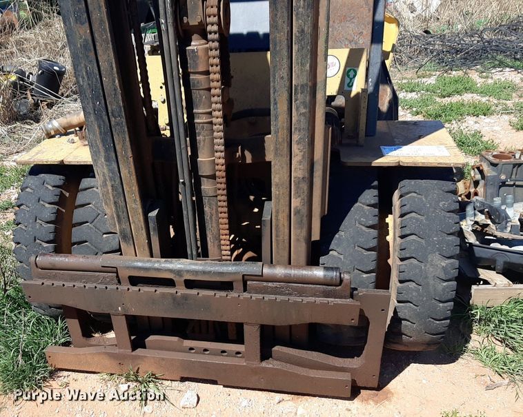 image for item DP2786 1993 Caterpillar V50E forklift