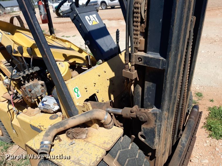 image for item DP2786 1993 Caterpillar V50E forklift