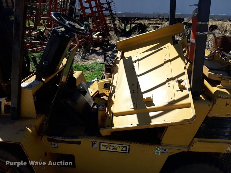 image for item DP2786 1993 Caterpillar V50E forklift