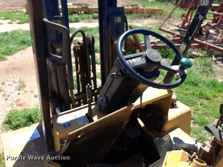 image for item DP2786 1993 Caterpillar V50E forklift