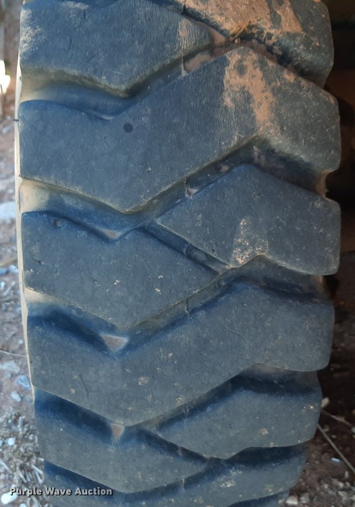 image for item DP2786 1993 Caterpillar V50E forklift