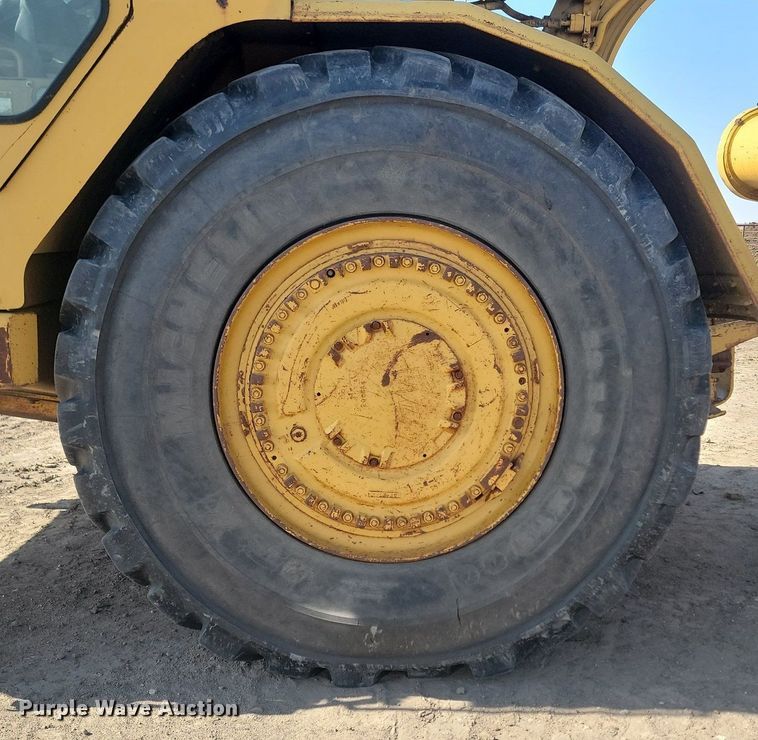 image for item DP3524 1988 Caterpillar 621E conventional scraper 