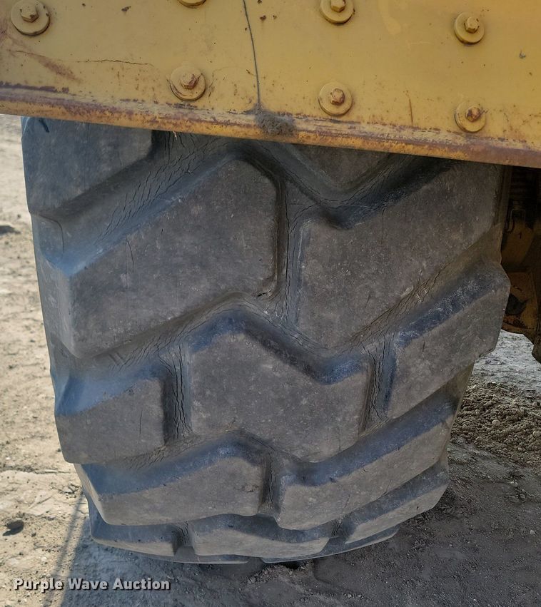 image for item DP3524 1988 Caterpillar 621E conventional scraper 