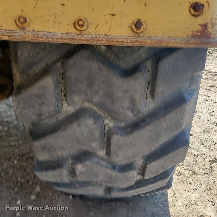 image for item DP3524 1988 Caterpillar 621E conventional scraper 