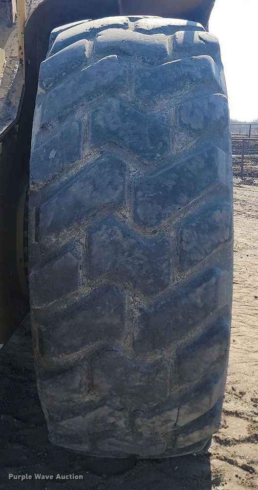 image for item DP3524 1988 Caterpillar 621E conventional scraper 