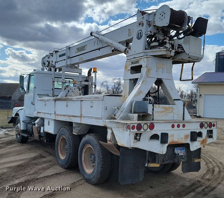 image for item DP5677 1992 White GMC  WG crane truck