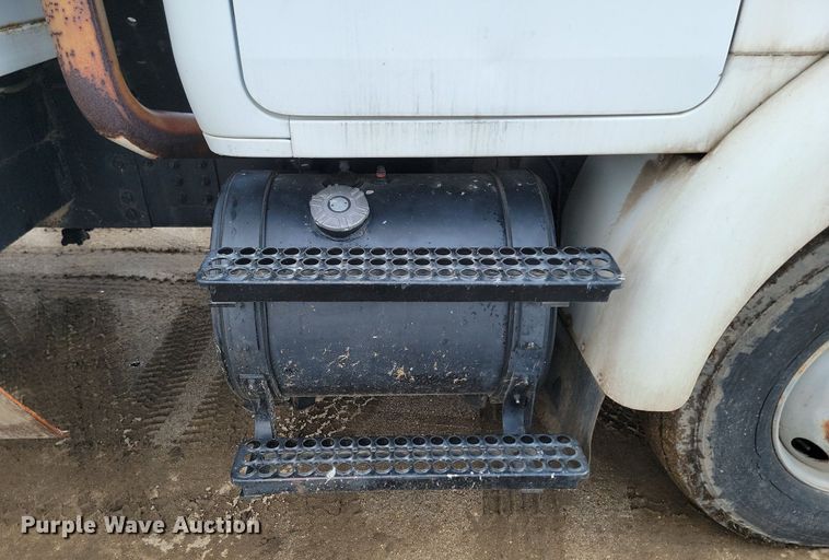 image for item DP5677 1992 White GMC  WG crane truck