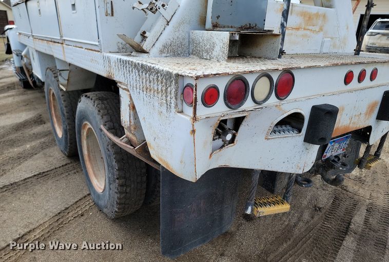 image for item DP5677 1992 White GMC  WG crane truck