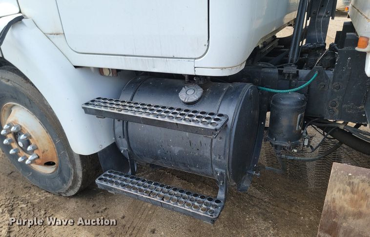 image for item DP5677 1992 White GMC  WG crane truck