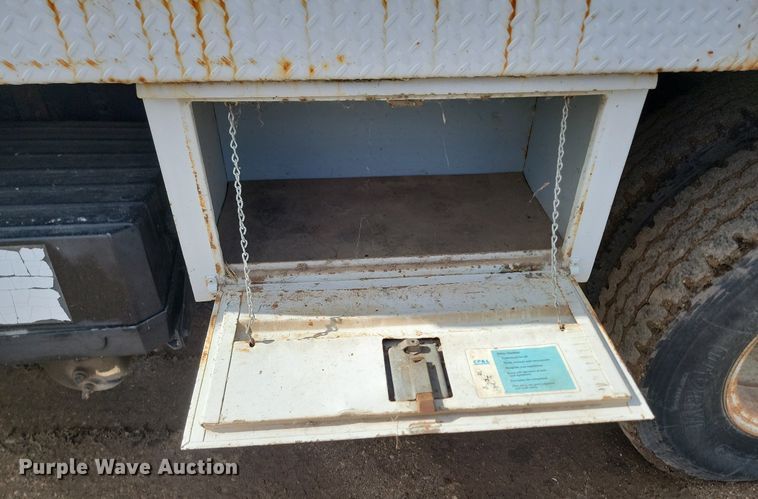 image for item DP5677 1992 White GMC  WG crane truck