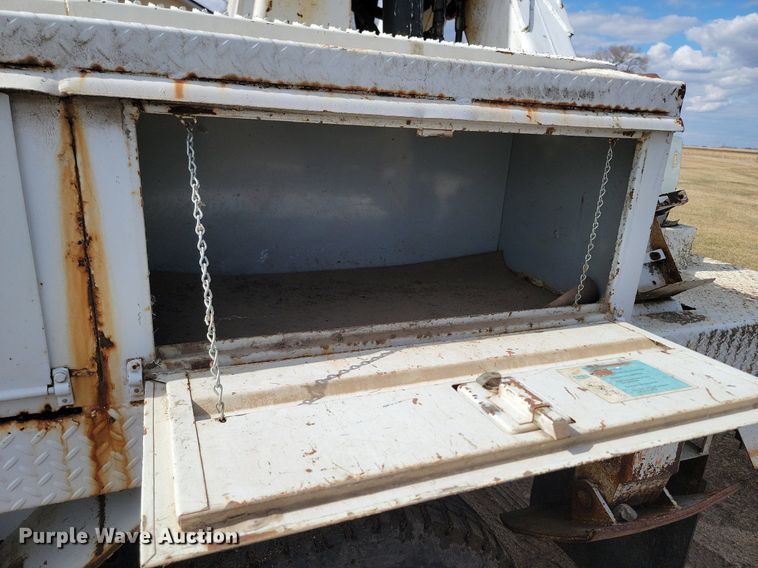 image for item DP5677 1992 White GMC  WG crane truck
