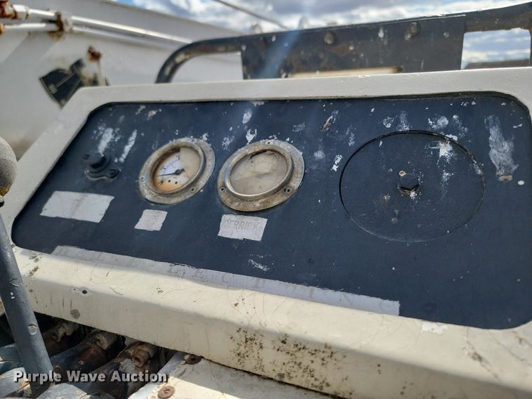 image for item DP5677 1992 White GMC  WG crane truck