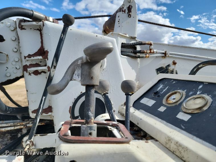 image for item DP5677 1992 White GMC  WG crane truck