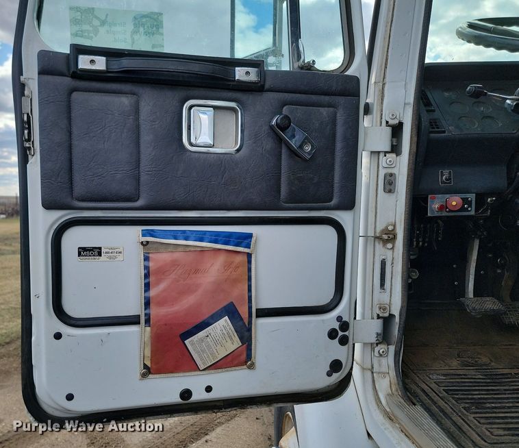 image for item DP5677 1992 White GMC  WG crane truck