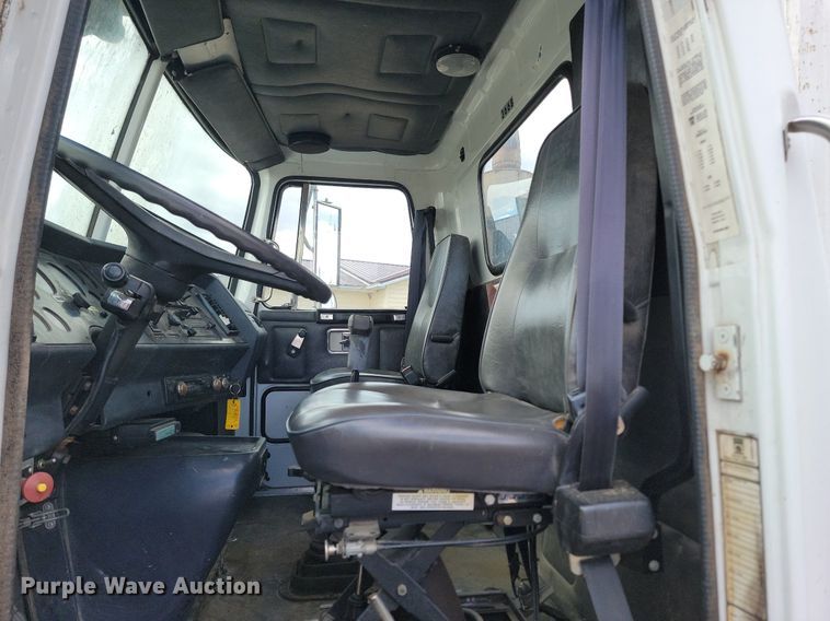 image for item DP5677 1992 White GMC  WG crane truck