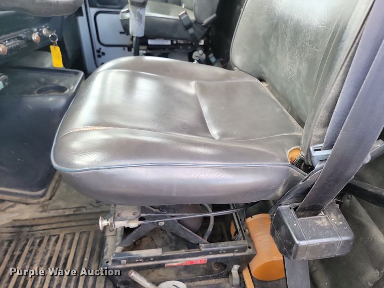 image for item DP5677 1992 White GMC  WG crane truck