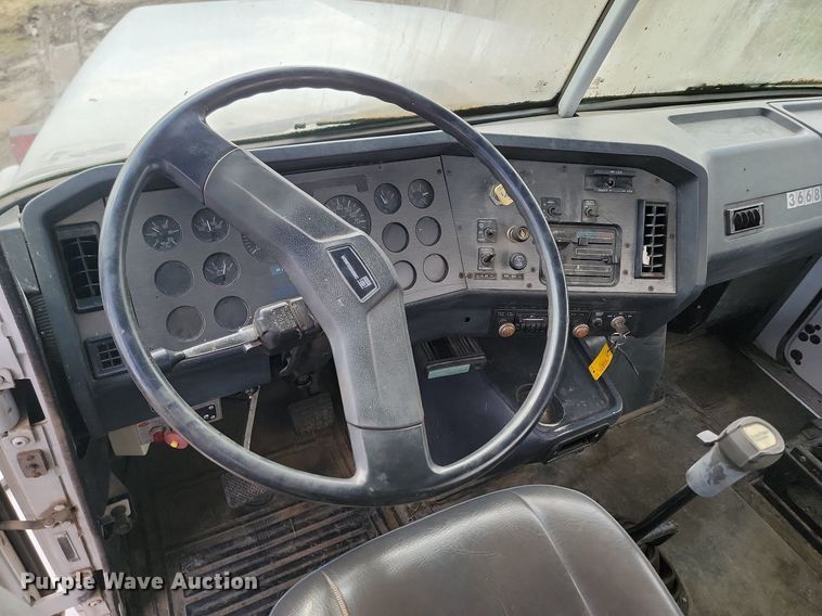 image for item DP5677 1992 White GMC  WG crane truck